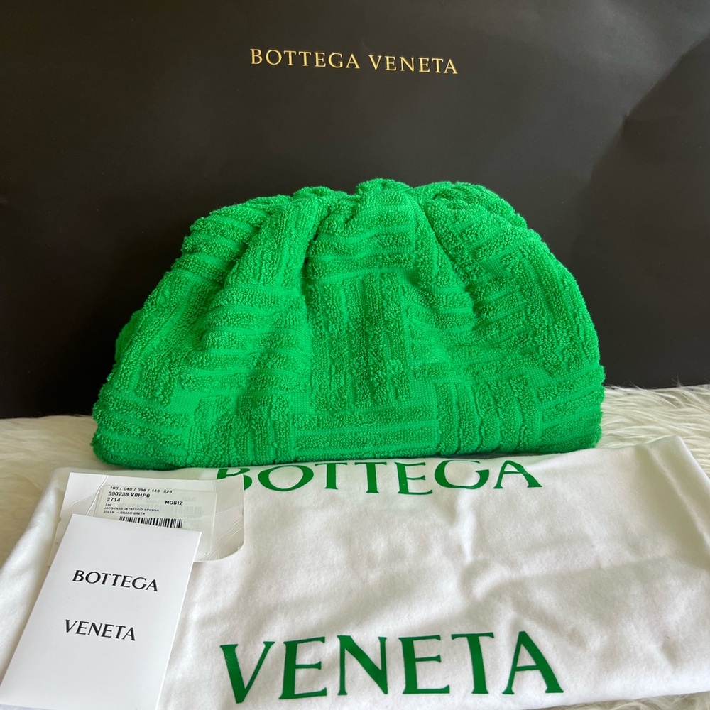 💚 NWT Bottega Veneta The Pouch Terry Cloth Bag Green - Include Authentication